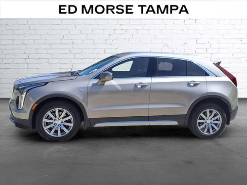 Used 2023 Cadillac XT4 Premium Luxury FWD image 2