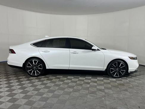 Used 2024 Honda Accord Touring image 5
