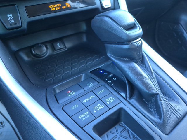 Used 2020 Toyota RAV4 XLE AWD/4WD image 26