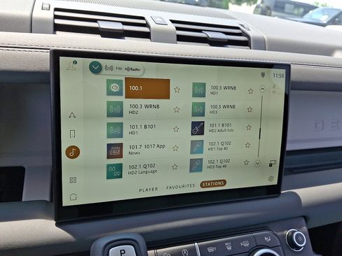 Used 2025 Land Rover Defender 110 S image 9