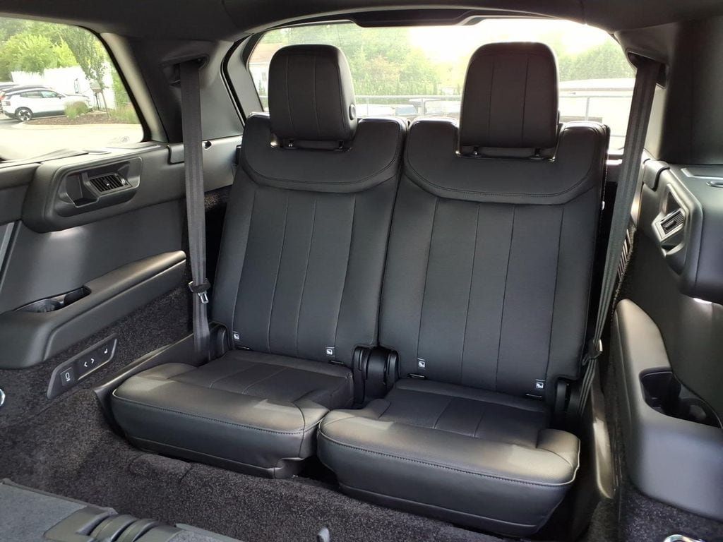 New 2026 Land Rover Range Rover Long Wheelbase SE AWD/4WD image 26