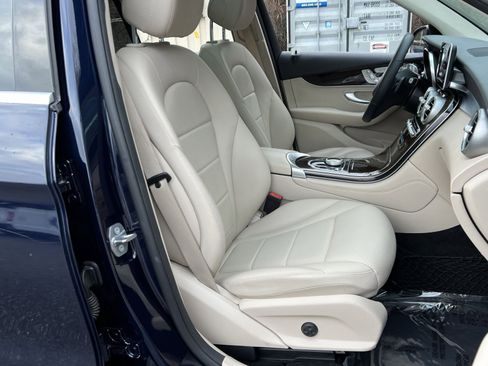 Used 2019 Mercedes-Benz GLC 300 4MATIC image 26