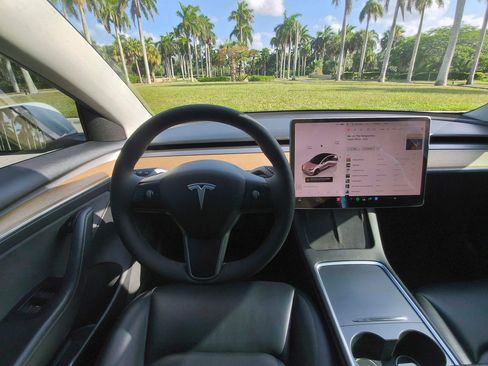 Used 2022 Tesla Model 3 RWD image 6