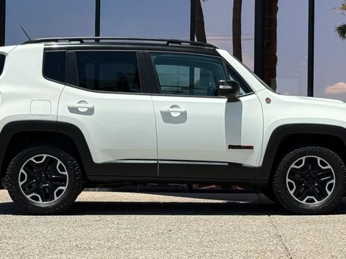 Used 2015 Jeep Renegade Trailhawk w/ Popular Equipment Group AWD/4WD image 15