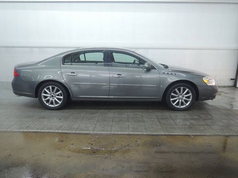 Used 2006 Buick Lucerne CXS w/ Driver Confidence Package image 2