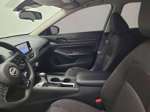 Used 2024 Nissan Altima 2.5 S FWD image 17