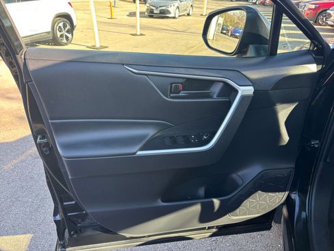 Used 2025 Toyota RAV4 LE image 20