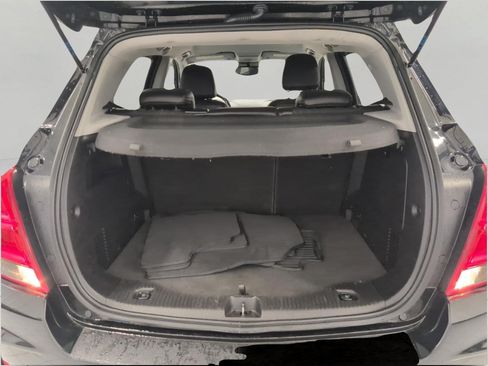 Used 2018 Chevrolet Trax LT w/ LT Convenience Package FWD image 15