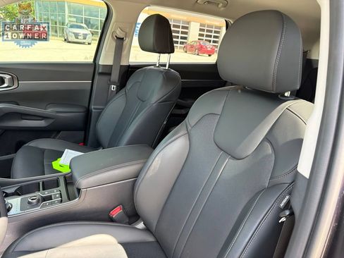 Used 2023 Kia Sorento EX AWD/4WD image 25