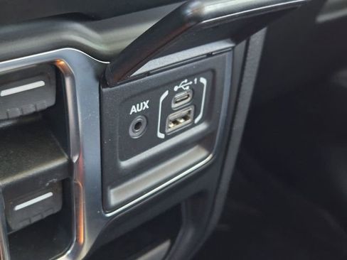 Certified 2022 Jeep Gladiator Sport image 19