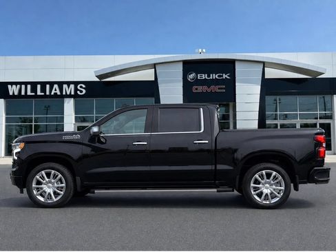 Certified 2022 Chevrolet Silverado 1500 High Country w/ High Country Premium Package AWD/4WD image 4