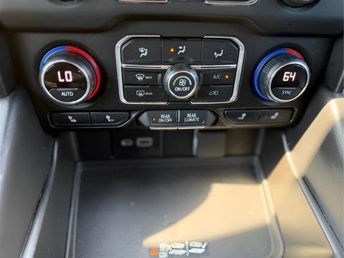 Used 2021 Chevrolet Tahoe Z71 image 50