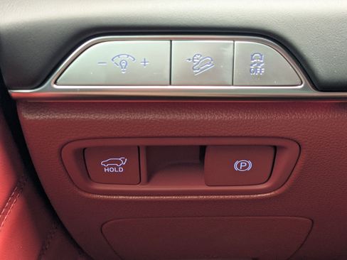 Used 2025 Genesis GV80 3.5T e-SC AWD/4WD image 21
