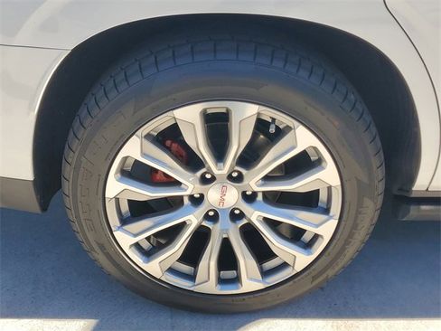 Certified 2022 GMC Yukon Denali image 7