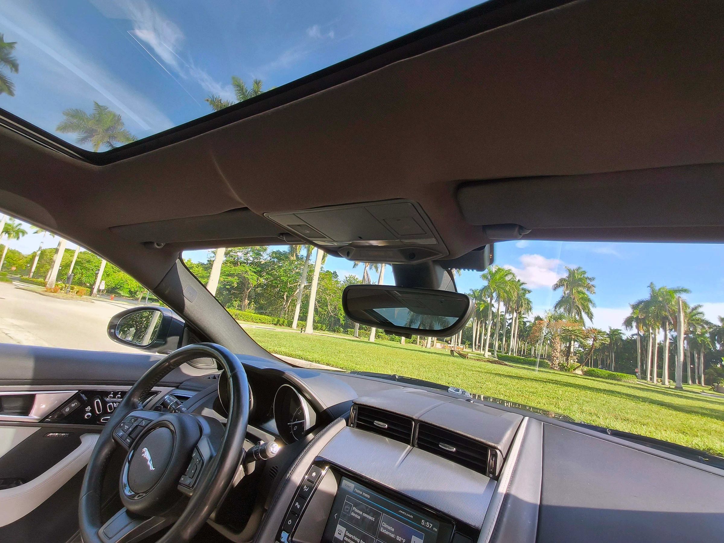 Used 2016 Jaguar F-TYPE Coupe RWD image 13