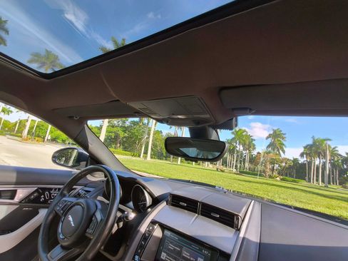 Used 2016 Jaguar F-TYPE Coupe RWD image 13