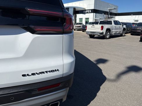 Used 2025 GMC Acadia Elevation image 33