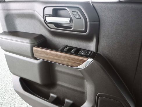 Used 2020 Chevrolet Silverado 1500 RST image 23