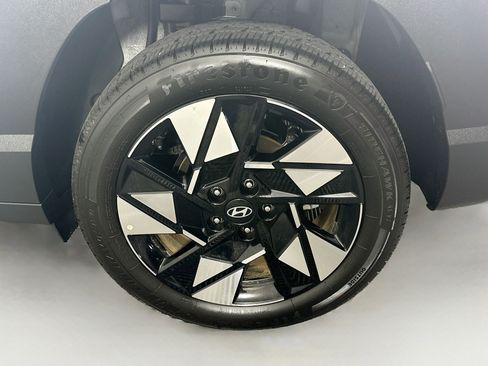 Used 2025 Hyundai Kona SEL FWD image 11