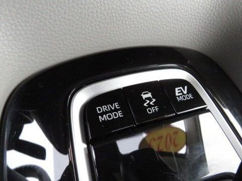 Used 2023 Toyota Corolla LE w/ LE Convenience Package image 18