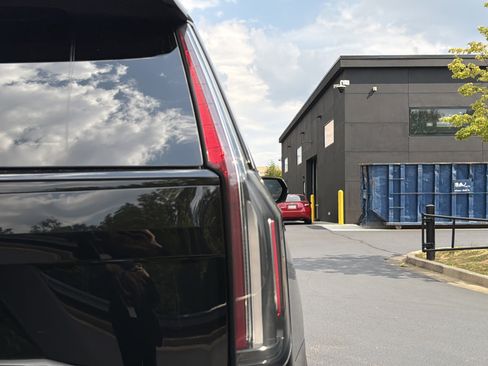 Used 2023 Cadillac Escalade Sport AWD/4WD image 17