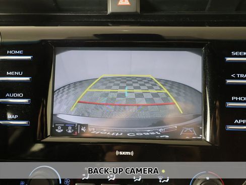Used 2020 Toyota Camry LE w/ Convenience Package FWD image 5