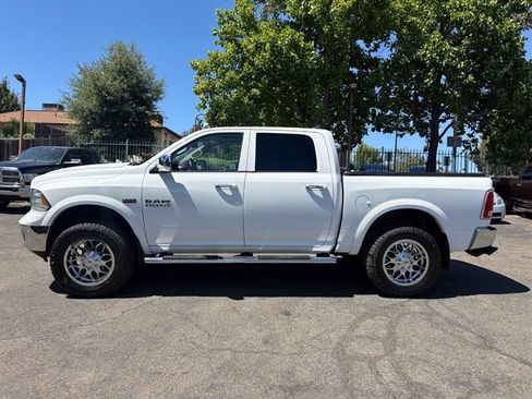 Used 2018 RAM 1500 Laramie w/ Convenience Group AWD/4WD image 13