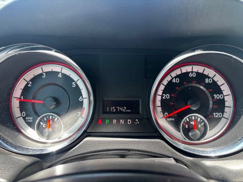 Used 2019 Dodge Grand Caravan SXT FWD image 17
