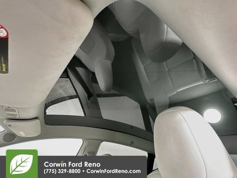 Used 2024 Tesla Model Y Long Range AWD/4WD image 21
