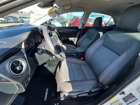 Used 2019 Toyota Corolla LE image 16