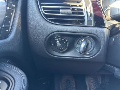 Used 2023 Porsche Macan image 20