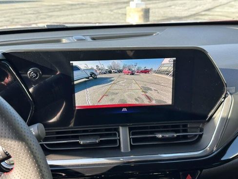 Used 2025 Chevrolet Trax RS image 18