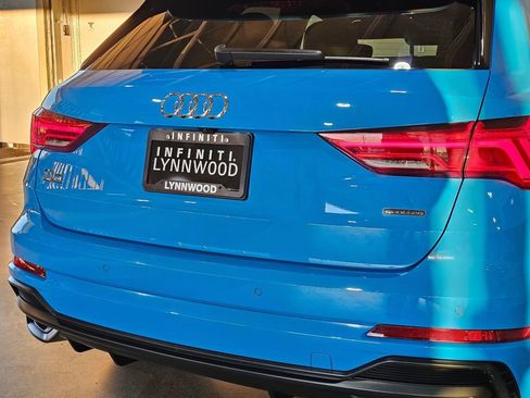 Used 2019 Audi Q3 2.0T Prestige w/ Prestige Package image 25