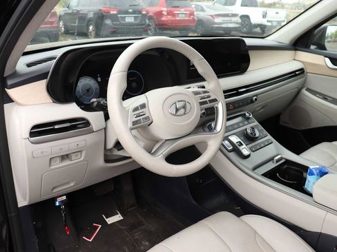 Used 2023 Hyundai Palisade Limited w/ Winter Package AWD/4WD image 11