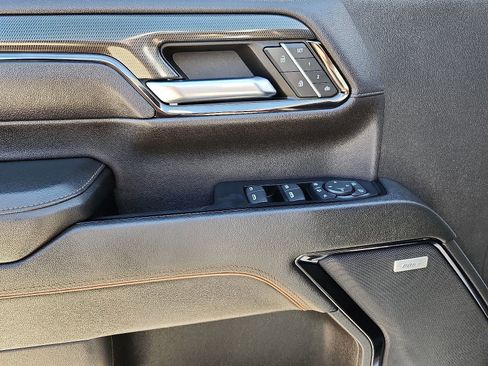 Used 2024 GMC Sierra 2500 AT4 w/ AT4 Preferred Package image 12