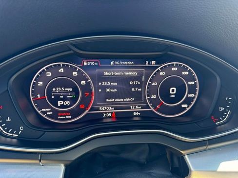 Used 2020 Audi Q5 2.0T Titanium Premium Plus AWD/4WD image 10