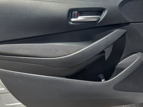 Used 2020 Toyota Corolla LE w/ LE Premium Package FWD image 10