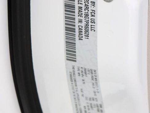 Used 2023 Chrysler Pacifica Touring-L FWD image 33