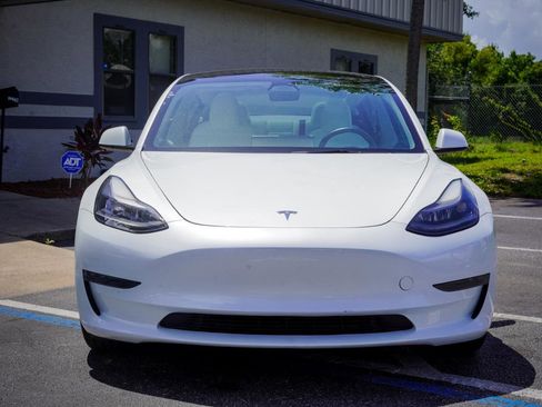 Used 2023 Tesla Model 3 Standard Range RWD image 2