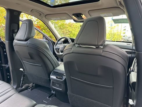 Certified 2025 INFINITI QX60 Luxe w/ Vision Package image 38