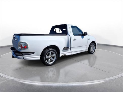 Used 2001 Ford F150 Lightning RWD image 8
