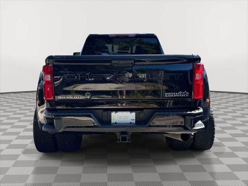 Used 2025 Chevrolet Silverado 3500 High Country w/ Technology Package AWD/4WD image 6