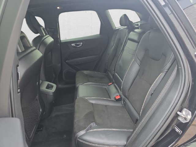 Used 2018 Volvo XC60 T6 R-Design w/ Convenience Package AWD/4WD image 14