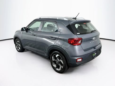 Used 2025 Hyundai Venue SEL FWD image 5