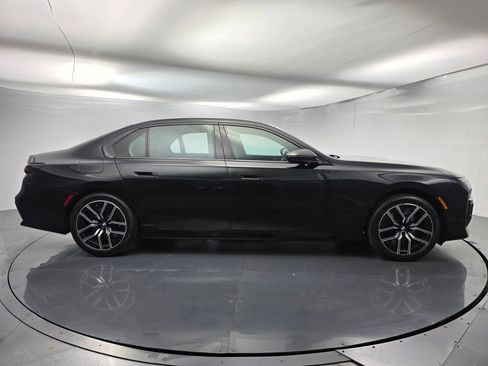 Certified 2024 BMW 740i RWD image 3
