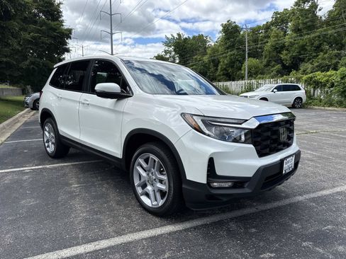Used 2024 Honda Passport EX-L image 4