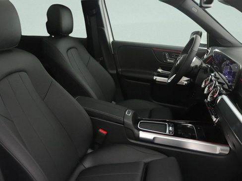 New 2026 Mercedes-Benz GLB 250 image 7