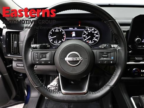 Used 2023 Nissan Pathfinder SV w/ SV Premium Package AWD/4WD image 10