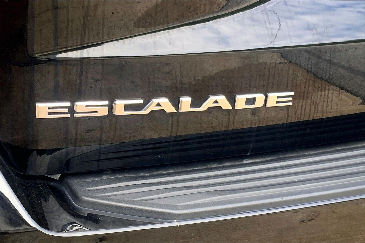 Used 2021 Cadillac Escalade Premium Luxury w/ Driver Assist Tech Package AWD/4WD image 8