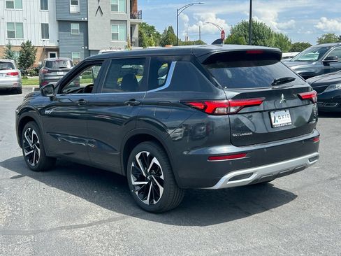 Used 2025 Mitsubishi Outlander 4WD Plug-In Hybrid image 7